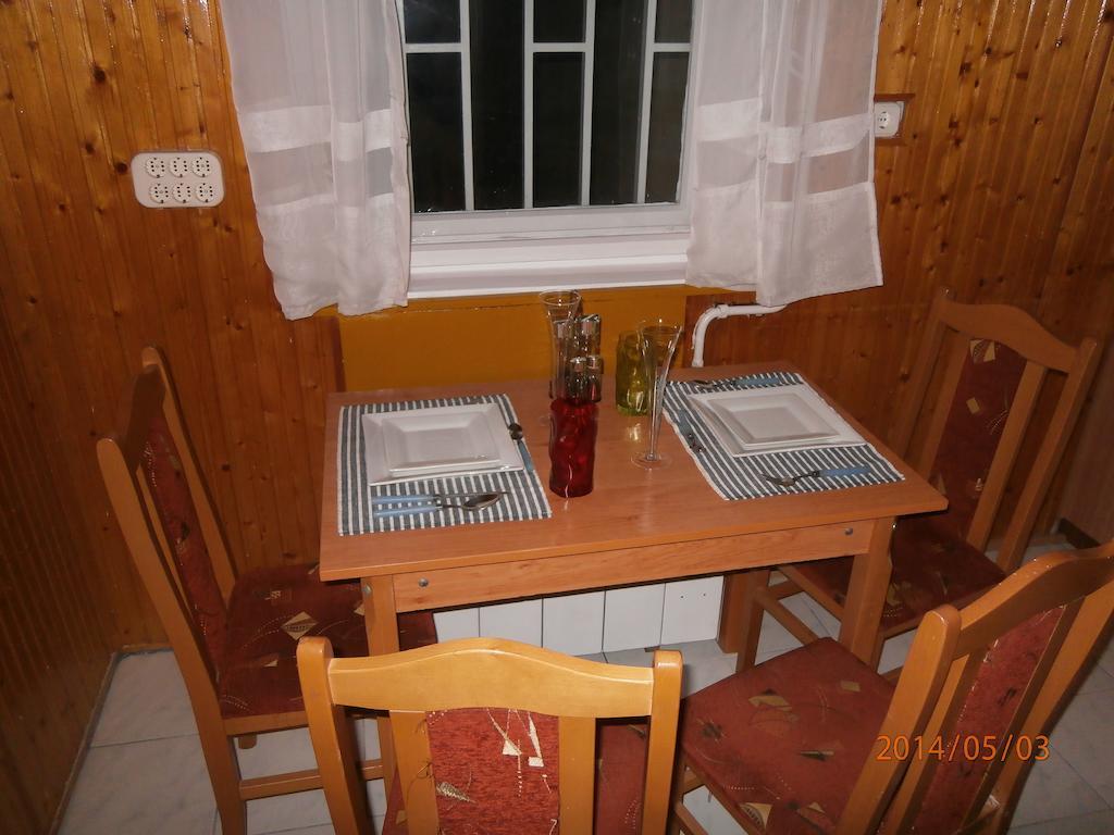 Highland Apartment Budapest Room photo